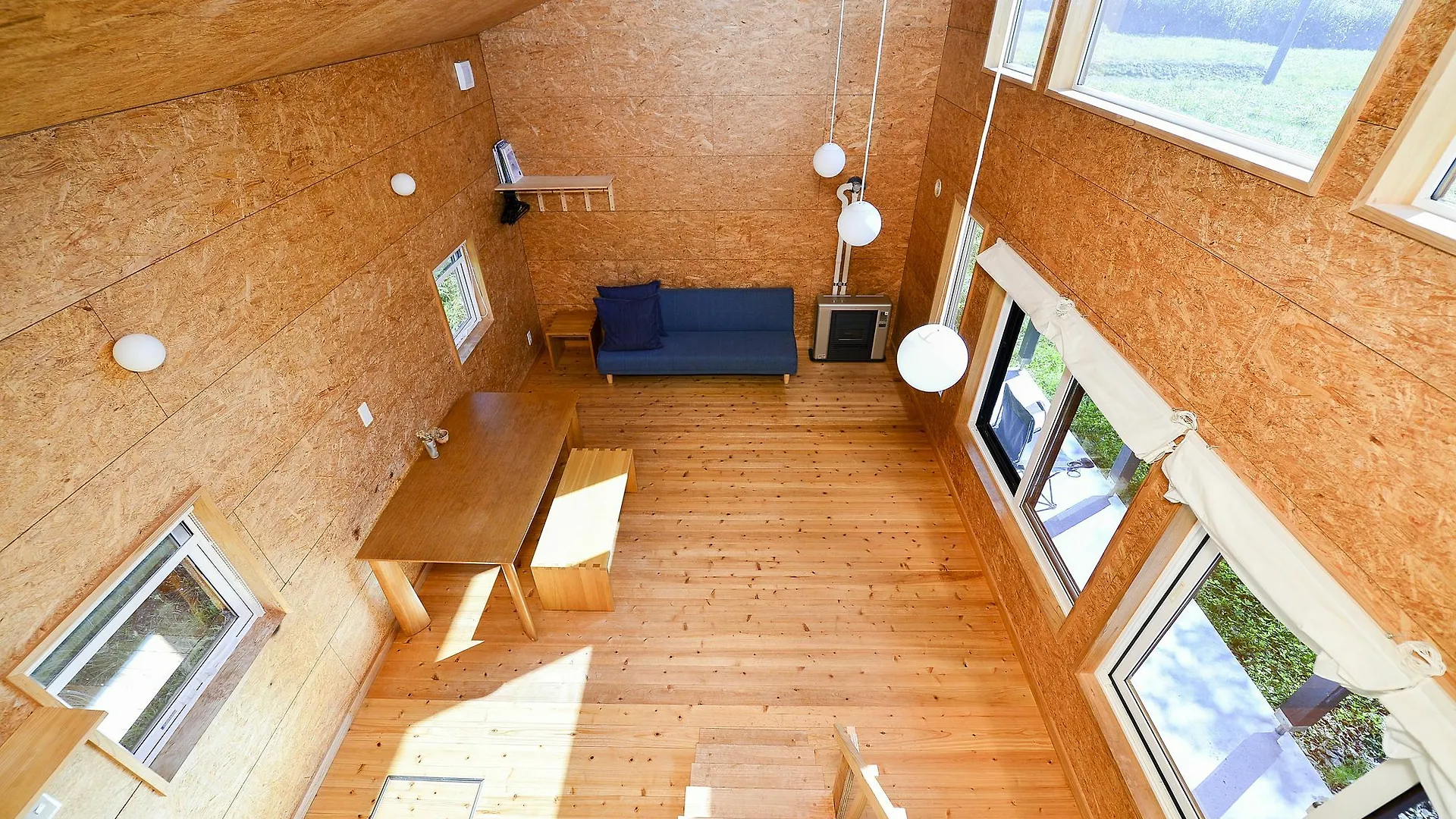Moon Cabin Hirafu 0*,  Japan